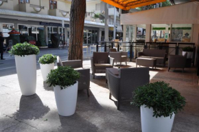 Hotel Susy - Ambienti rinnovati 2022 - direttamente su viale Dante e a due passi dal mare, Riccione